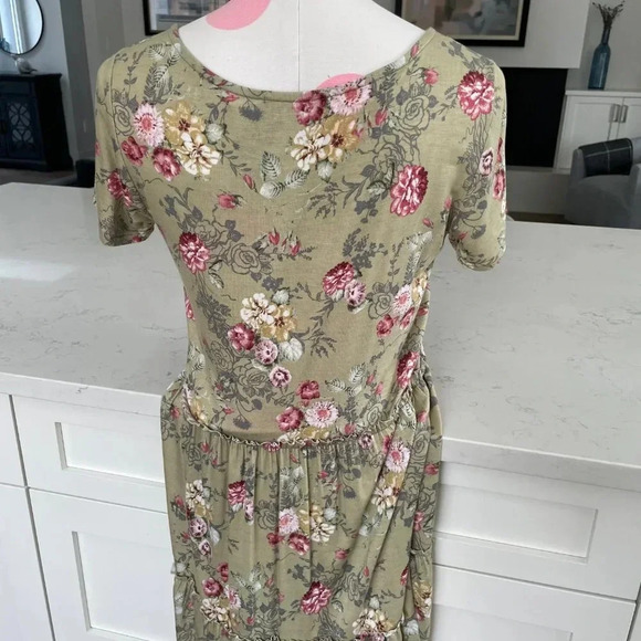 Papillon SS Rayon Spandex Floral Dress w Tiered Design Sage Green Grey Sz S NWT - Picture 9 of 13